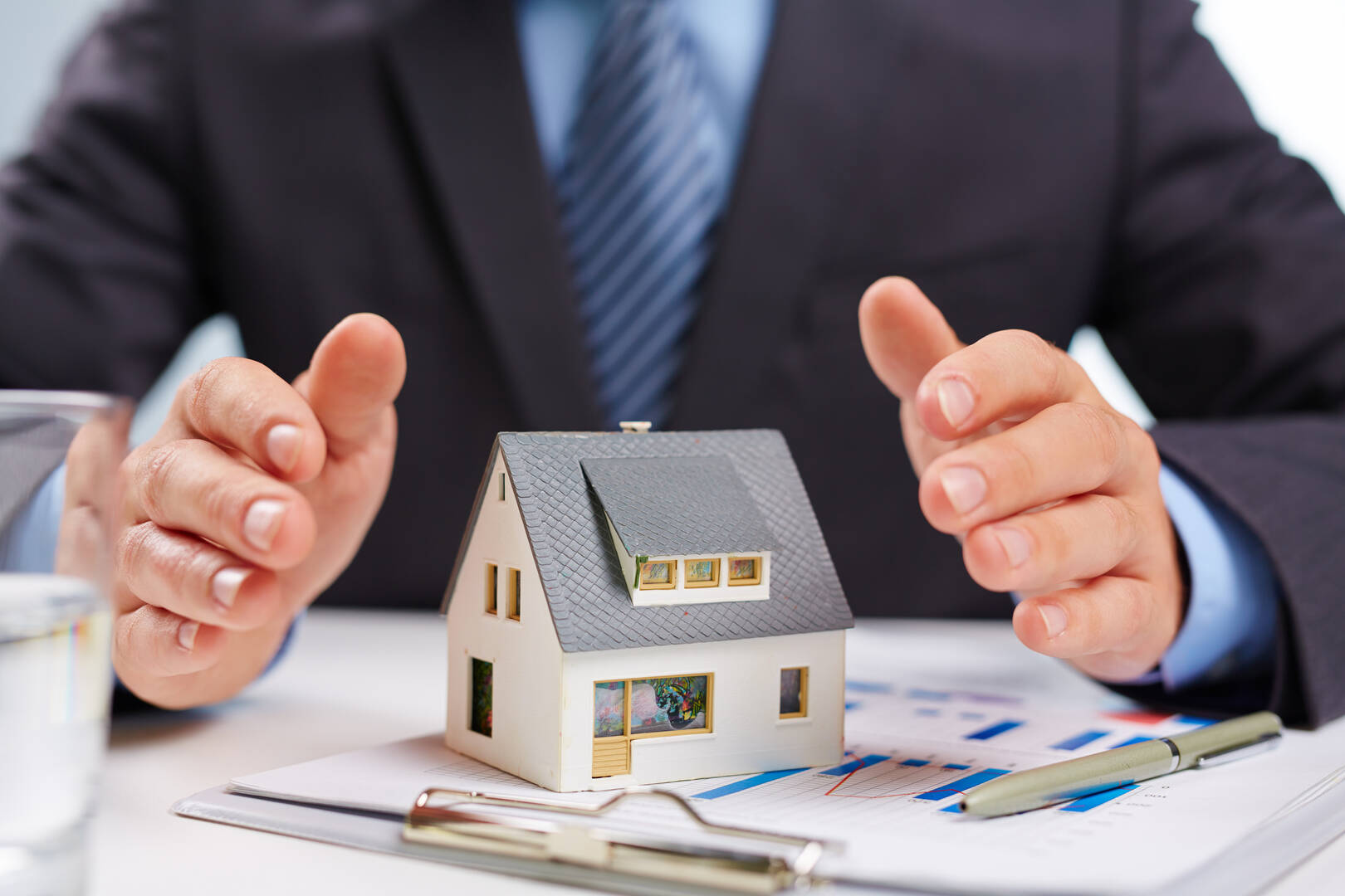 Goodwins Real Estate logo