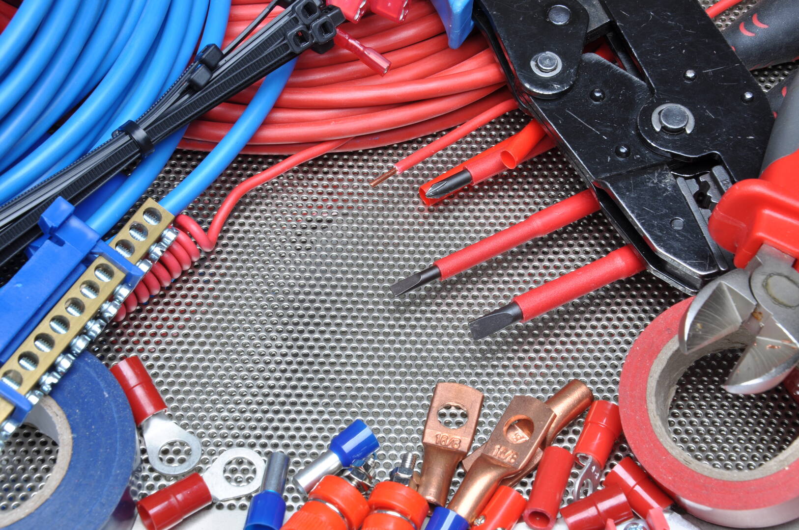 Modern Electrical and Generator Innovations LLC logo