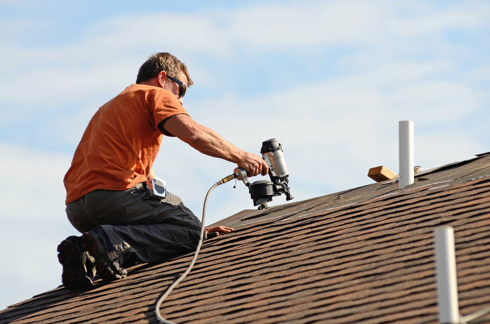 Iowa Roofing & Exteriors logo
