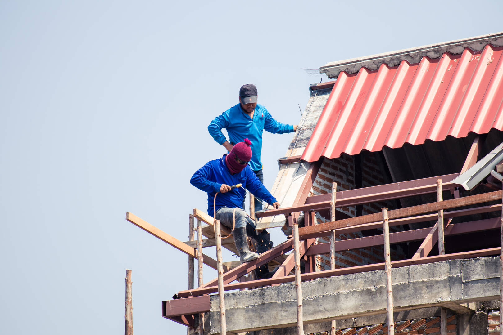 De Fee Roofing Inc. logo